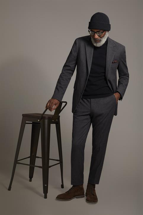 SUIT