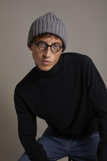 TURTLE NECK SWEATER BLACK