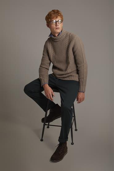 TURTLE NECK SWEATER TAUPE