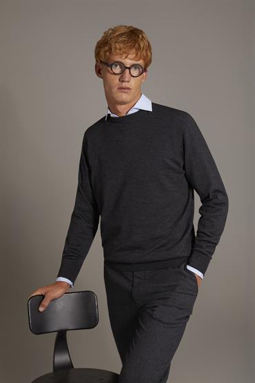 ROUND NECK SWEATER GREY