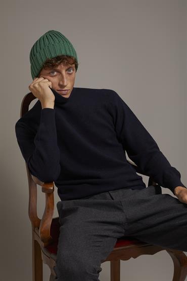 TURTLE NECK SWEATER