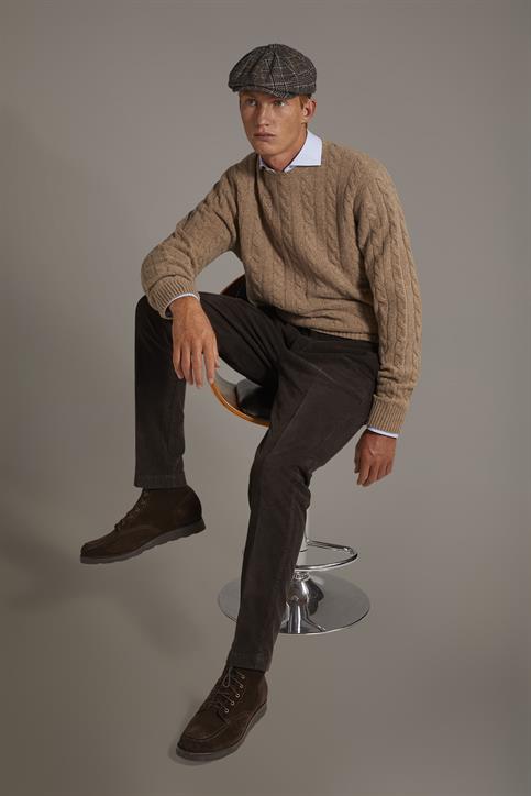 ROUND NECK SWEATER