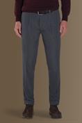 chino with single pinces and turn up hem