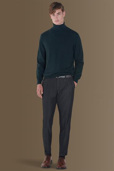 chino with single pinces and turn up hem DK GREY
