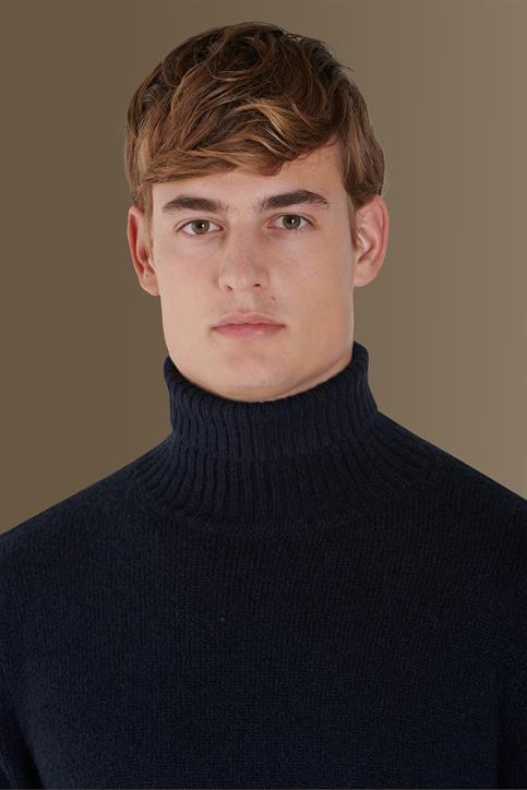 turtle neck sweater