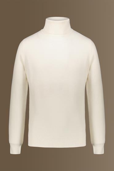 TURTLE NECK OFF WHITE