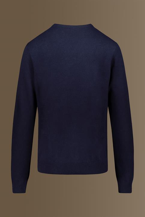 ROUND NECK
