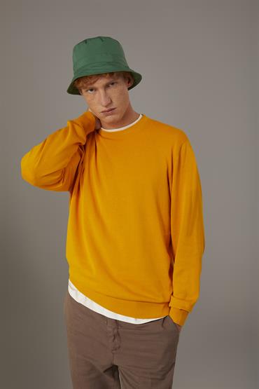 ROUND NECK SWEATER YELLOW