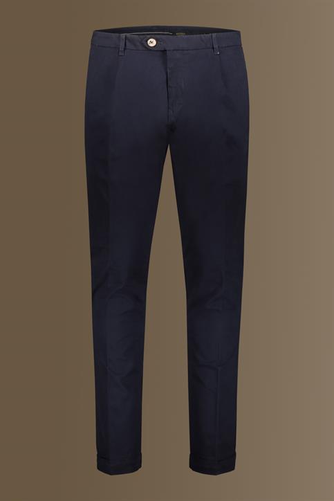 CHINO TROUSERS WITH PRINCES AND TURN-UP HEM