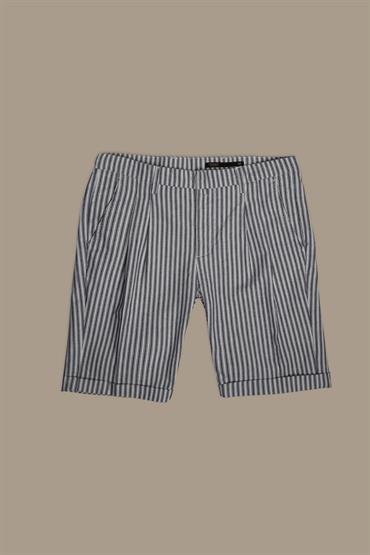 BERMUDA WITH DOUBLE PINCES AND TURN UP HEM WHITE<br/>VARIANTE : WHITE/BLUE