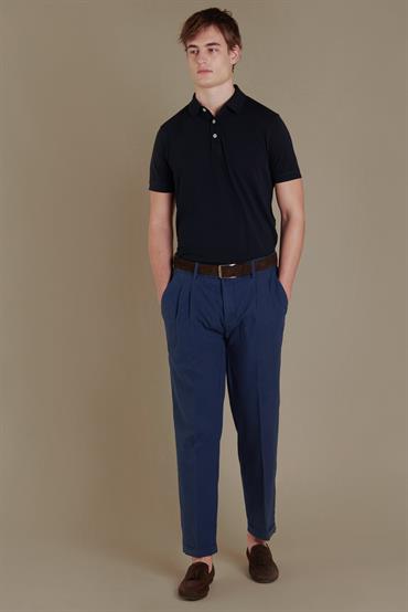 CHINO TROUSERS WITH DOUBLE PINCES AND TURN UP HE<br/>VARIANTE : DK BLUE