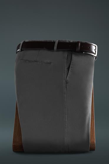 CHINO TROUSERS<br/>VARIANTE : DK BLUE