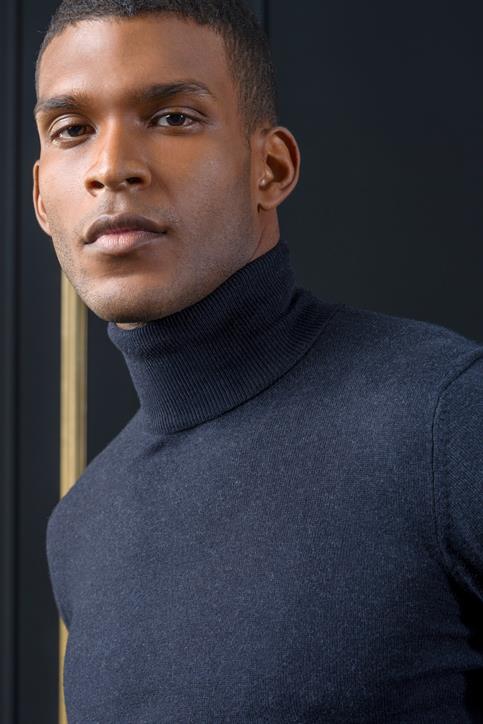 TURTLE NECK SWEATER