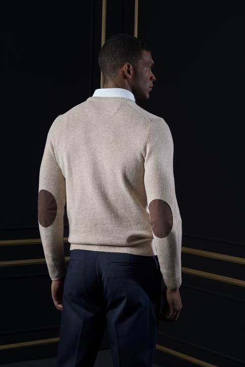 ROUND NECK SWEATER