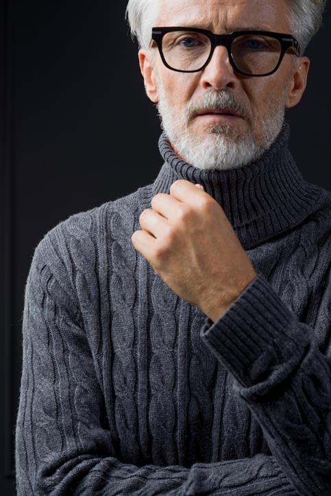 TURTLE NECK SWEATER