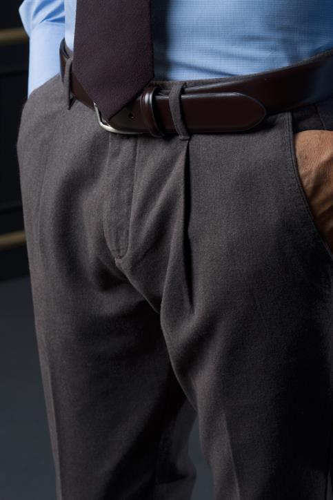 CHINO TROUSERS WITH PINCES AND TURN UP HEM LT GR