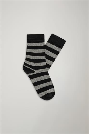 RIB STRIP SOCKS BLACK/DK GREY