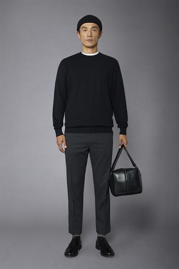 ROUND NECK SWEATER BLACK