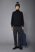 TURTLE NECK SWEATER