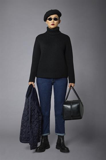 TURTLE NECK BLACK