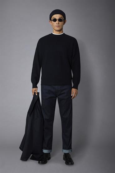 ROUND NECK