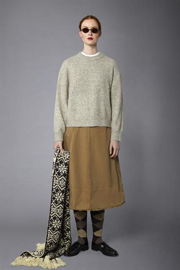 ROUND NECK MOHAIR FEEL TAUPE