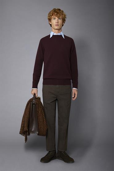 ROUND NECK