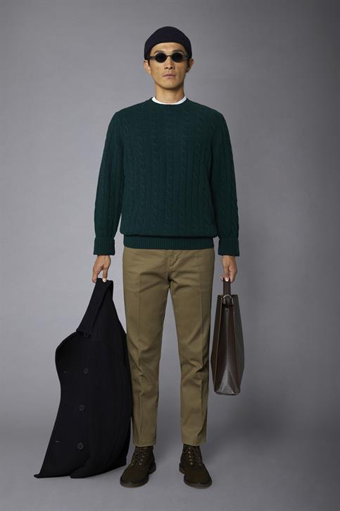 ROUND NECK