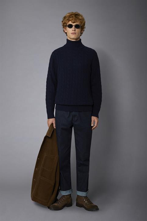 TURTLE NECK