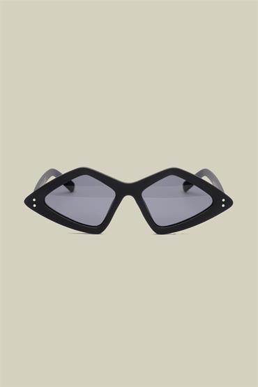 EYEWEAR