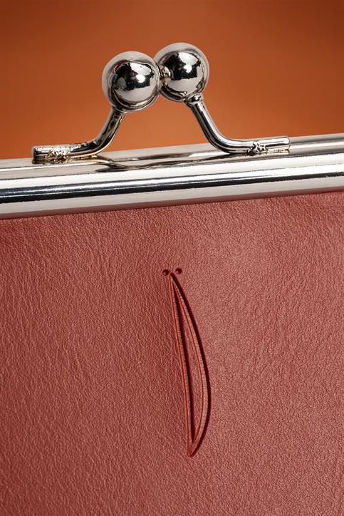ECOLEATHER CLUTCH