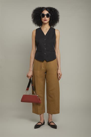 VEST BLACK