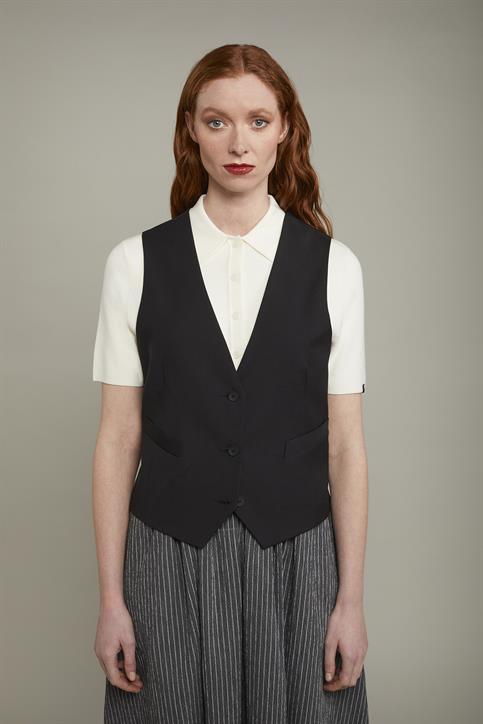VEST