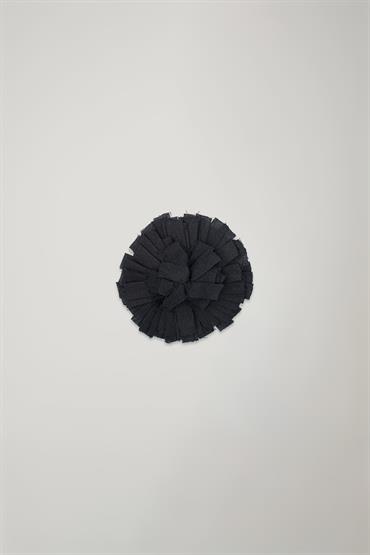 BROOCH BLACK