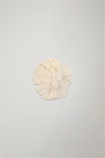 BROOCH OFF WHITE