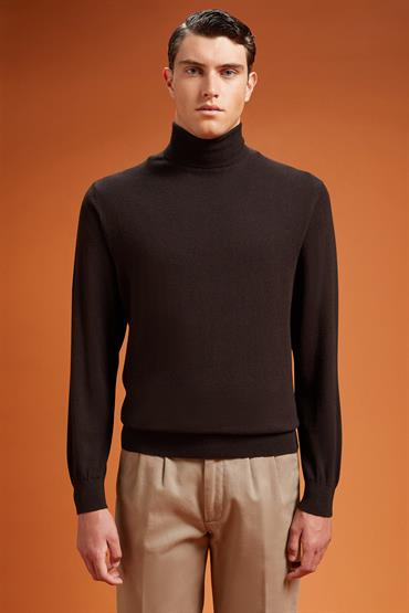TURTLE NECK SWEATER DK BROWN