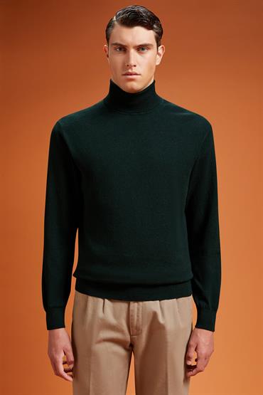 TURTLE NECK SWEATER FOREST GREEN