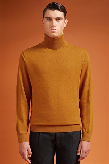 TURTLE NECK SWEATER OCHRE YELLOW