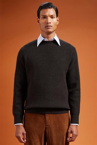 ROUNDNECK BROWN