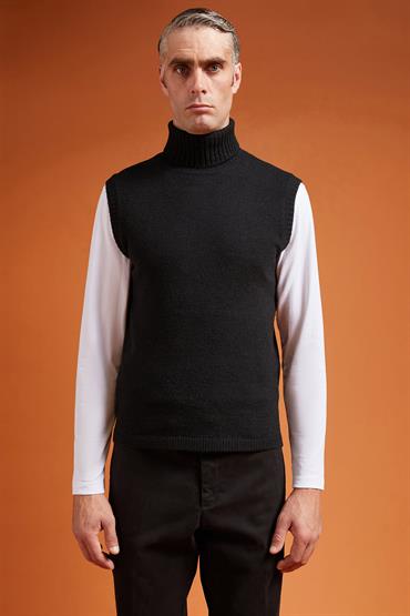 HIGH NECK VEST BLACK