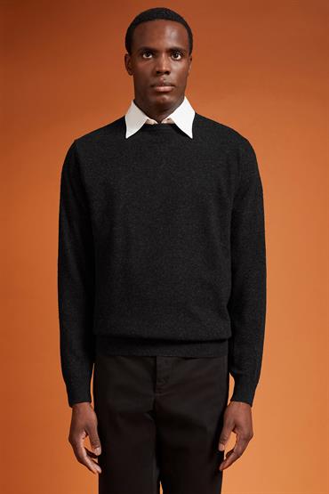 ROUNDNECK KNIT BLACK
