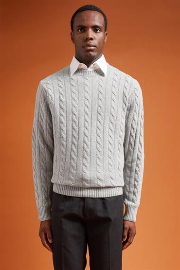 ROUNDNECK KNIT CABLE LT GREY