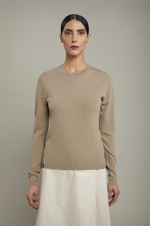 ROUND NECK SWEATER