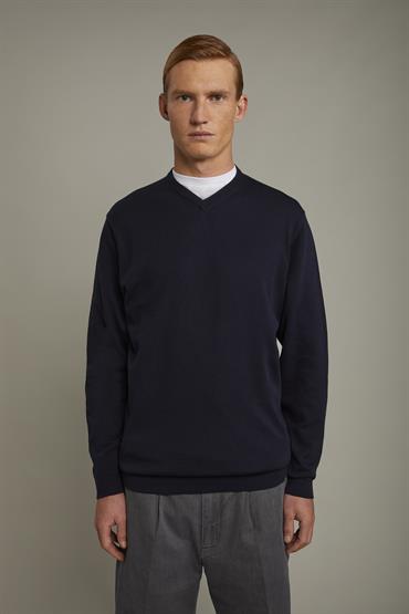V-NECK SWEATER