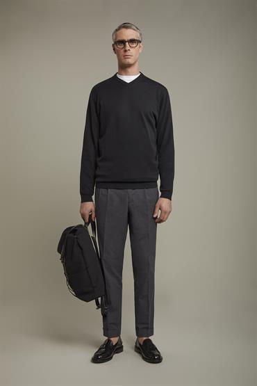 V-NECK SWEATER BLACK