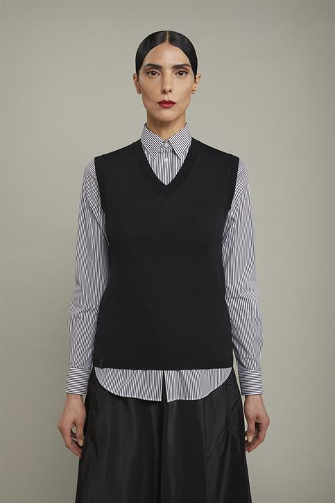 VEST V-NECK
