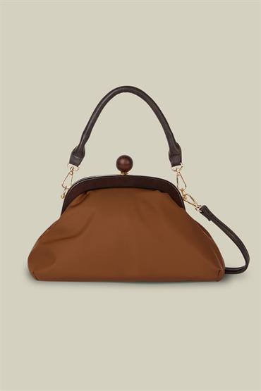 CLUTCH BAG 30X18X20,5 DK BEIGE