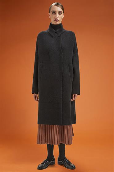 COAT BLACK