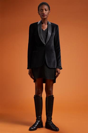SMOKING JACKET BLACK