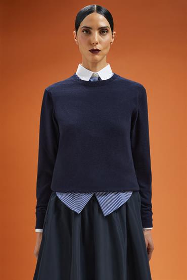 ROUND NECK SWEATER